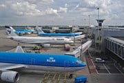 Амстердамский аэропорт Схипхол не справляется с наплывом туристов
