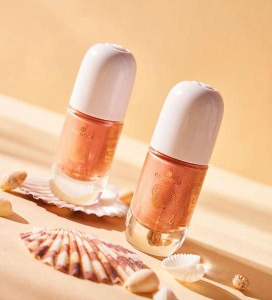 </p>
<p>                        Cute as shell by essence</p>
<p>                    